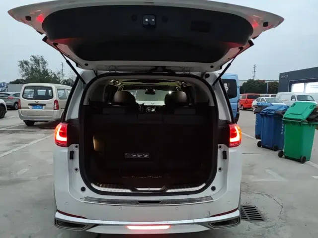 GAC Trumpchi M8 — Фото автомобиля 18