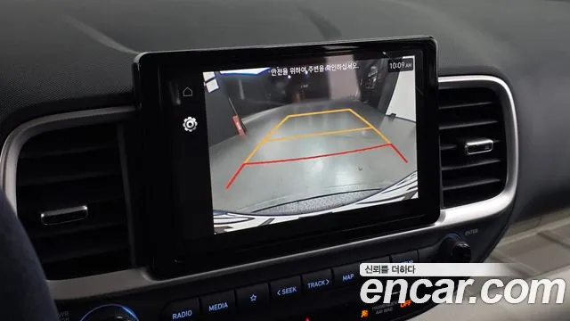 Hyundai Venue — Фото автомобиля 14