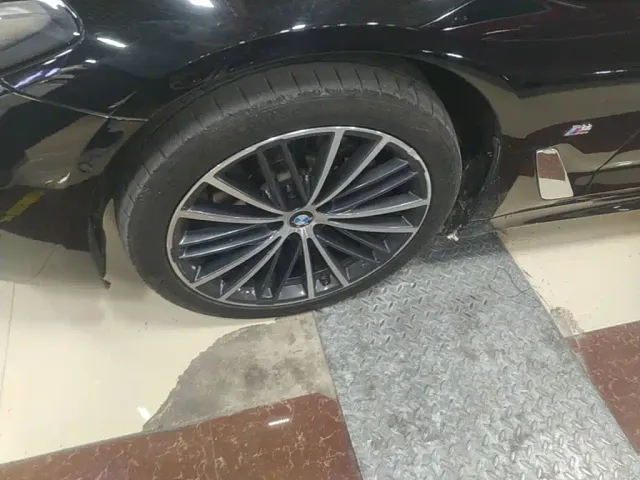 BMW 5 Series — Фото автомобиля 22