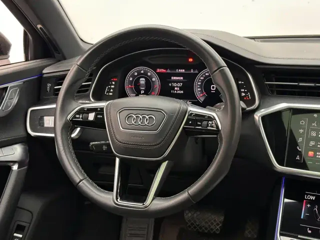 Audi A6L — Фото автомобиля 12