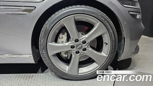 Genesis G80 Бензин 2.5 турбо AWD — Фото автомобиля 19