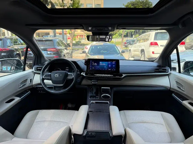 Toyota Granvia — Фото автомобиля 10