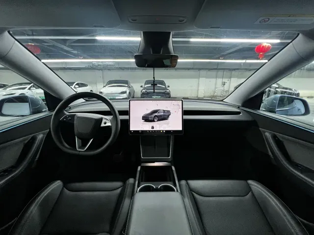 Tesla Model Y — Фото автомобиля 6