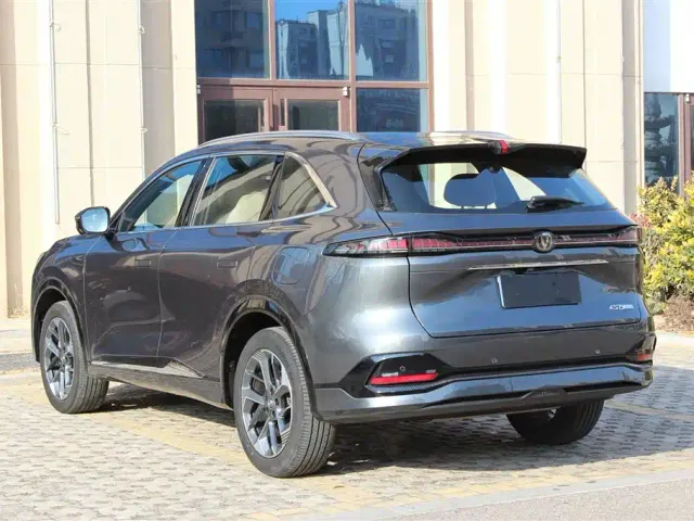 Changan CS75 Plus — Фото автомобиля 22