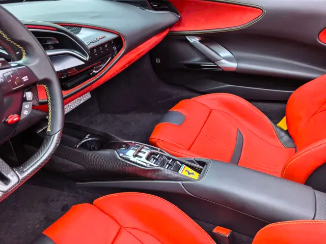 Ferrari SF90 — Фото автомобиля 10
