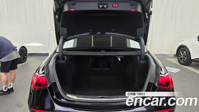 Mercedes-Benz S-Class — Фото автомобиля 15