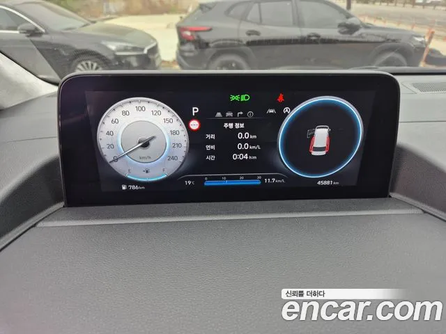 Hyundai Staria Staria Lounge 9 мест — Фото автомобиля 8