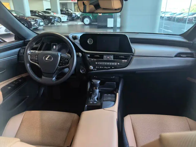 Lexus ES — Фото автомобиля 8