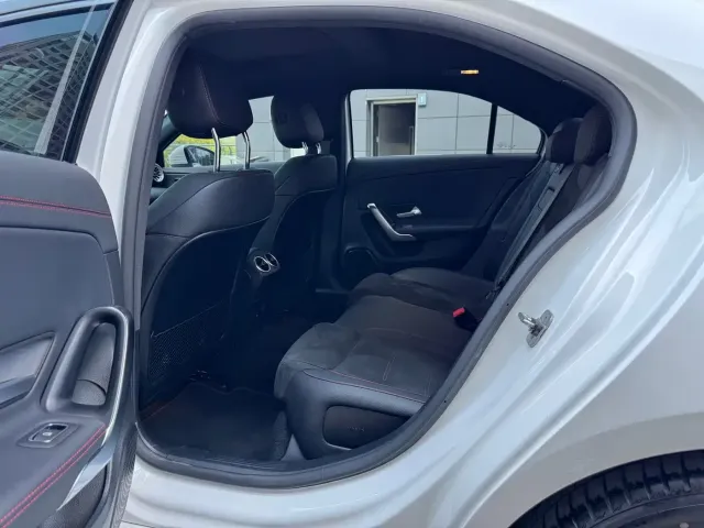 Mercedes-Benz A-Class — Фото автомобиля 5