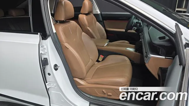 Hyundai Grandeur Grandeur (GN7) 2.5 Бензин 2WD — Фото автомобиля 12