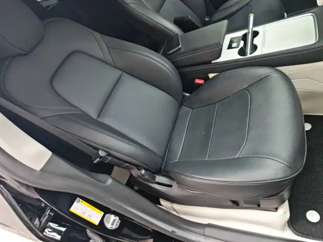 Tesla Model Y — Фото автомобиля 24