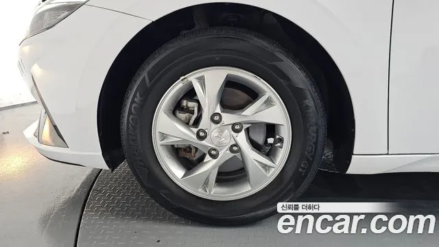 Hyundai AVANTE Avante (CN7) — Фото автомобиля 4