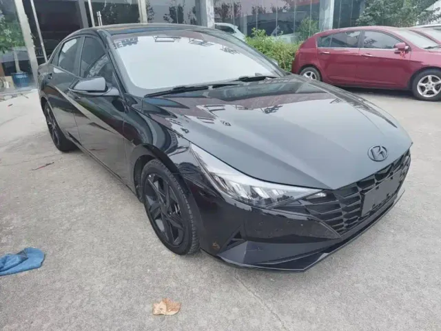 Hyundai Elantra — Фото автомобиля 3