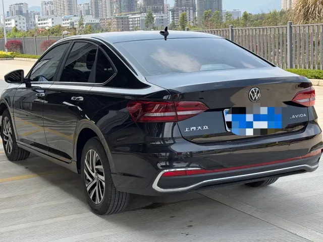Volkswagen Lavida — Фото автомобиля 6