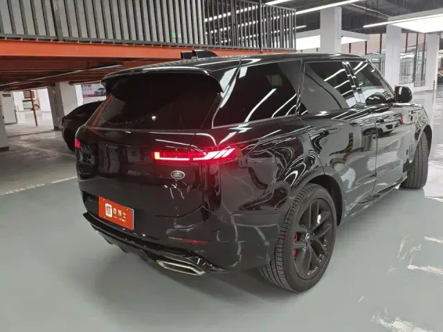 Land Rover Range Rover Sport — Фото автомобиля 9