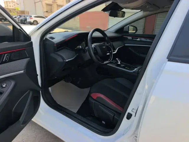 Dongfeng Yixuan MAX — Фото автомобиля 15