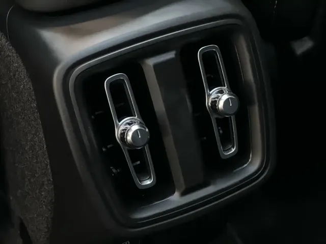 Volvo Volvo XC40 2023 B3 Zhiyuan Luxury Edition — Фото автомобиля 16