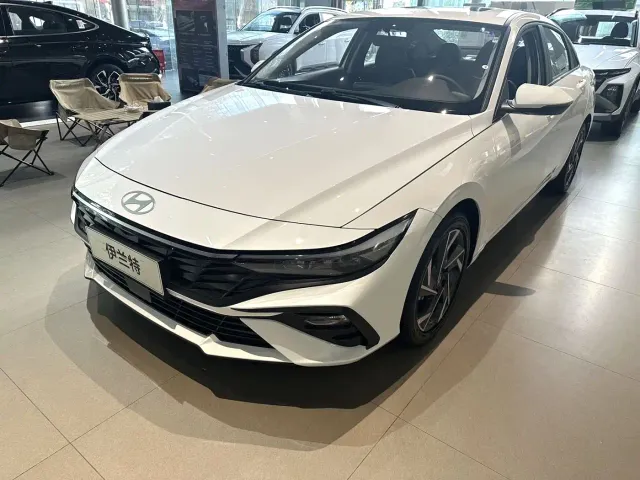 Фотография автомобиля — Hyundai Elantra