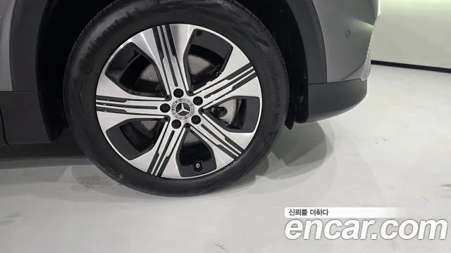 Mercedes-Benz EQB — Фото автомобиля 5