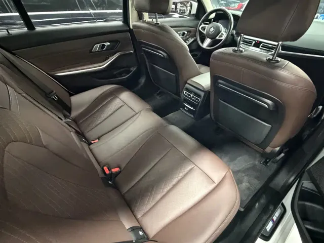 BMW 3 Series — Фото автомобиля 13