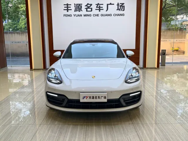 Porsche Panamera — Фото автомобиля 2