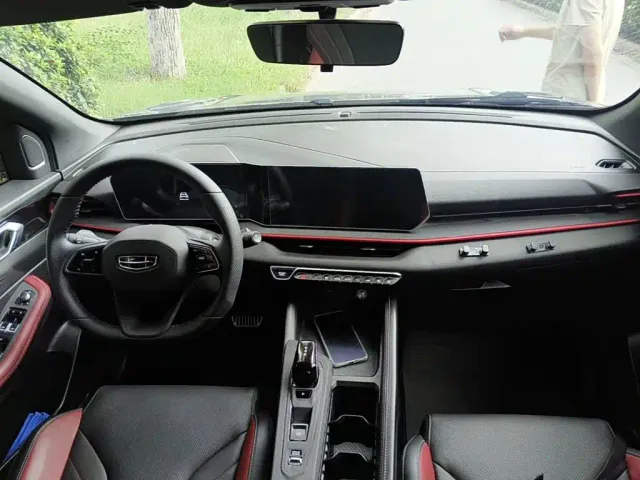 Geely Binyue 2022 Binyue COOL 1.5TD DCT Hot Power Edition — Фото автомобиля 12