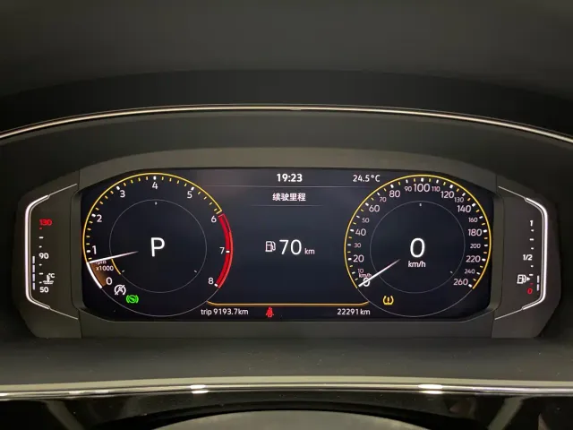 Volkswagen Passat — Фото автомобиля 16