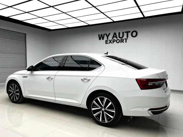 Skoda Superb — Фото автомобиля 7
