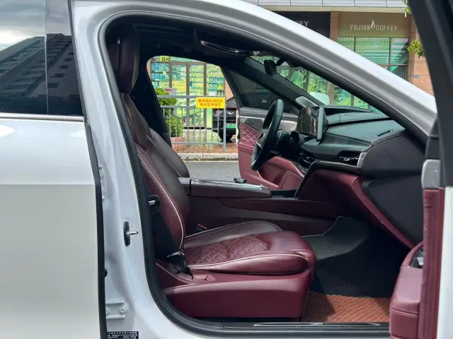 Cadillac CT6 — Фото автомобиля 24