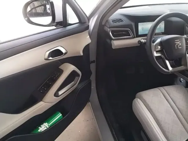 BYD Yuan UP 2024 401KM Leading Edition — Фото автомобиля 15