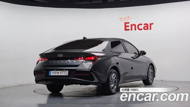 Hyundai Avante CN7 — Фото автомобиля 2