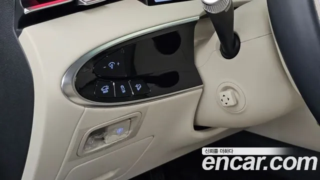Genesis GV70 2.5T Бензин 2WD — Фото автомобиля 16