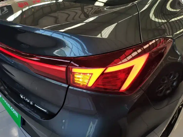 Changan Eado — Фото автомобиля 7