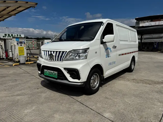 Фотография автомобиля — Changan Ruixing EM80