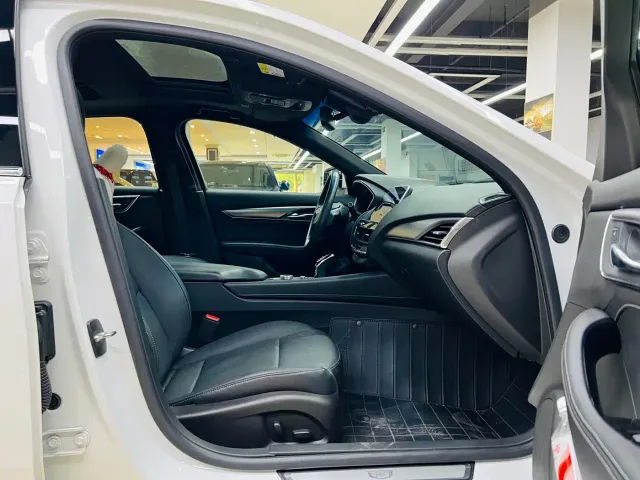 Cadillac CT5 — Фото автомобиля 9