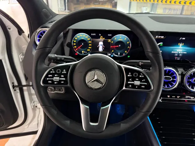 Mercedes-Benz GLA-Class — Фото автомобиля 13