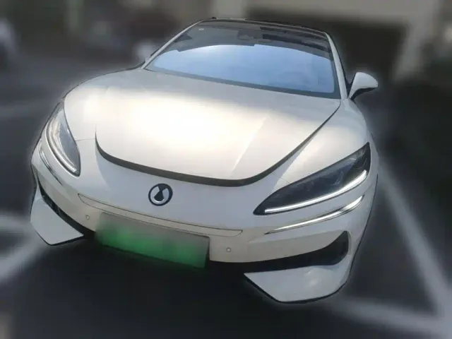 Фотография автомобиля — Denza Z9GT