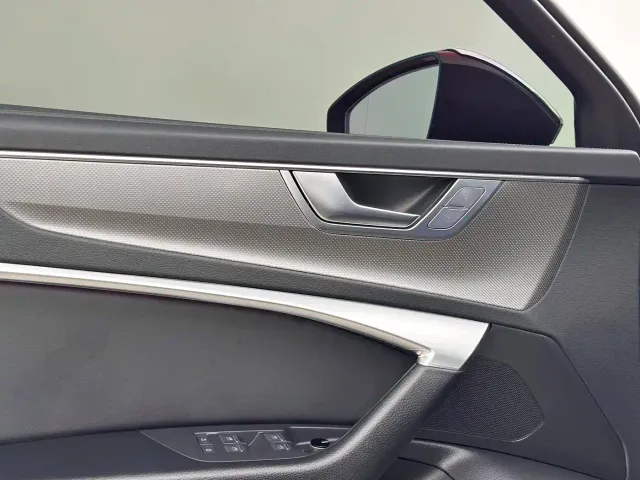 Audi A6L — Фото автомобиля 9