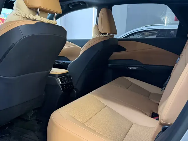 Lexus RX — Фото автомобиля 7