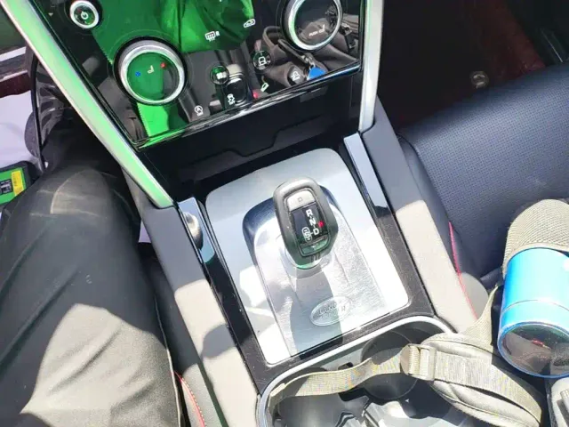 Land Rover Discovery Sport — Фото автомобиля 13
