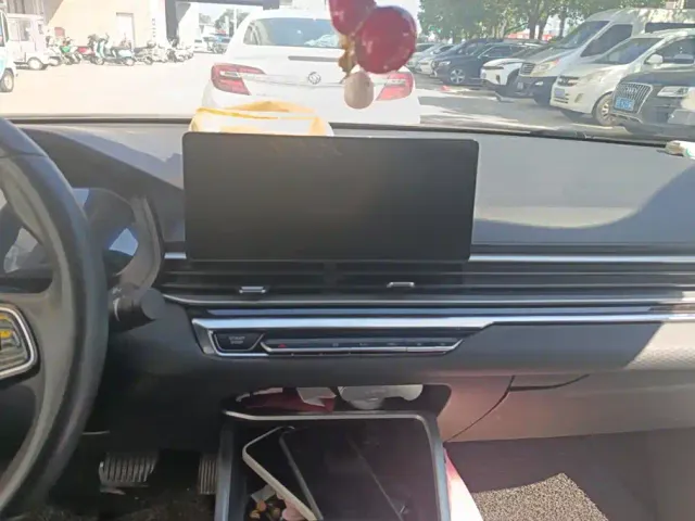 Geely Emgrand — Фото автомобиля 13