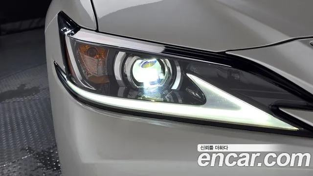 Lexus ES — Фото автомобиля 20