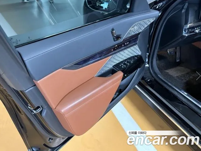 BMW 7 Series G70 — Фото автомобиля 9