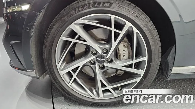 Genesis G90 Бензин 3.5 турбо AWD — Фото автомобиля 5