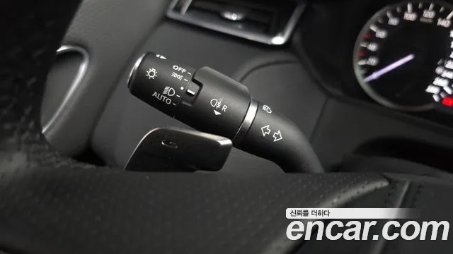 Land Rover Range Rover Velar Range Rover Velar 2.0 P250 R-Dynamic SE — Фото автомобиля 22