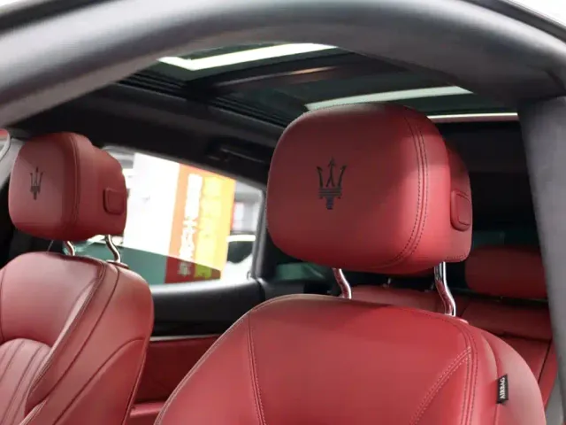 Maserati Levante — Фото автомобиля 10