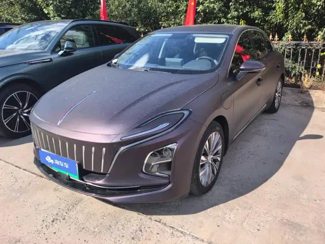 Фотография автомобиля — Hongqi E-QM5