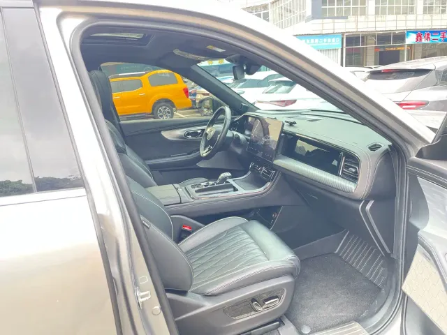 GAC Trumpchi GS8 — Фото автомобиля 15