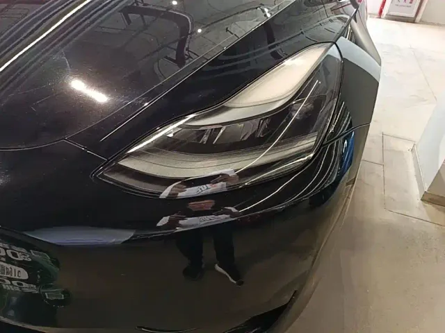 Tesla Model Y — Фото автомобиля 23