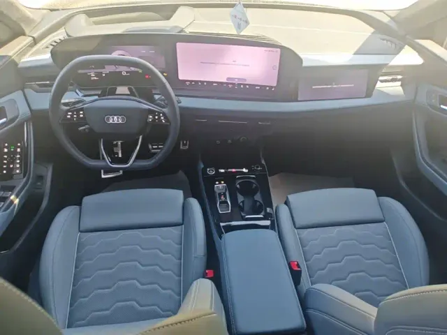 Audi Q6L e-tron — Фото автомобиля 13